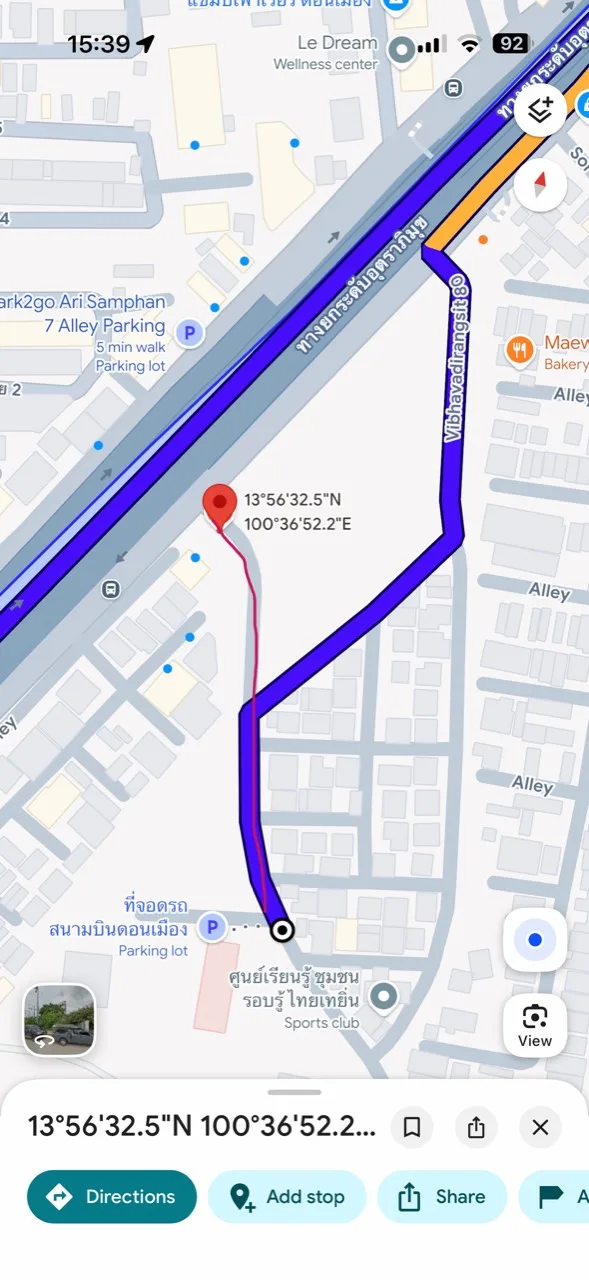 แนวทางเข้าซอยวิภาวดีรังสิต 80/1 ที่ Park & Fly แนะนำ แสดงด้วยเส้นสีแดงบนภาพแผนที่